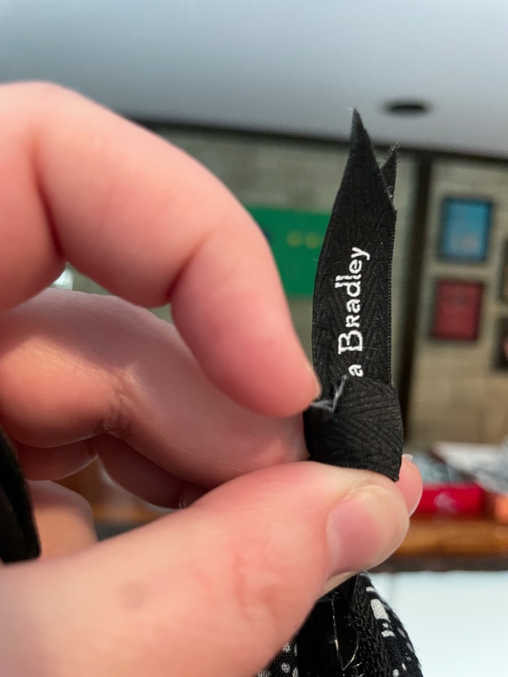 Vera Bradley Blush & Brush Makeup Case - Stellar Paisley - Black and White, GUC - Picture 7 of 7